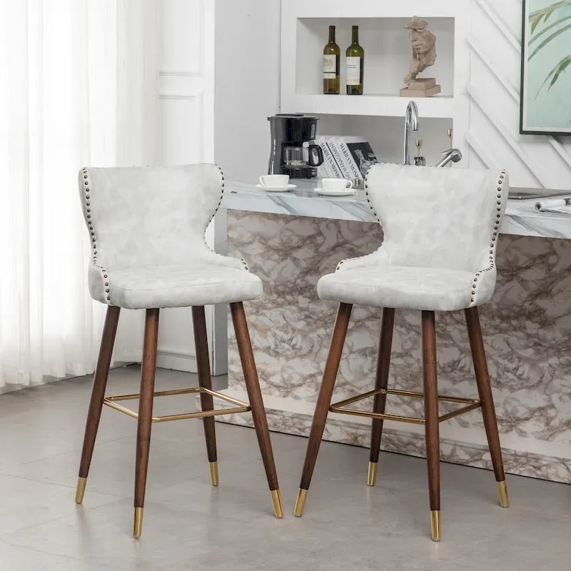 Tabouret de bar touffeté en similicuir à garniture cloutée de style moderne du milieu du siècle