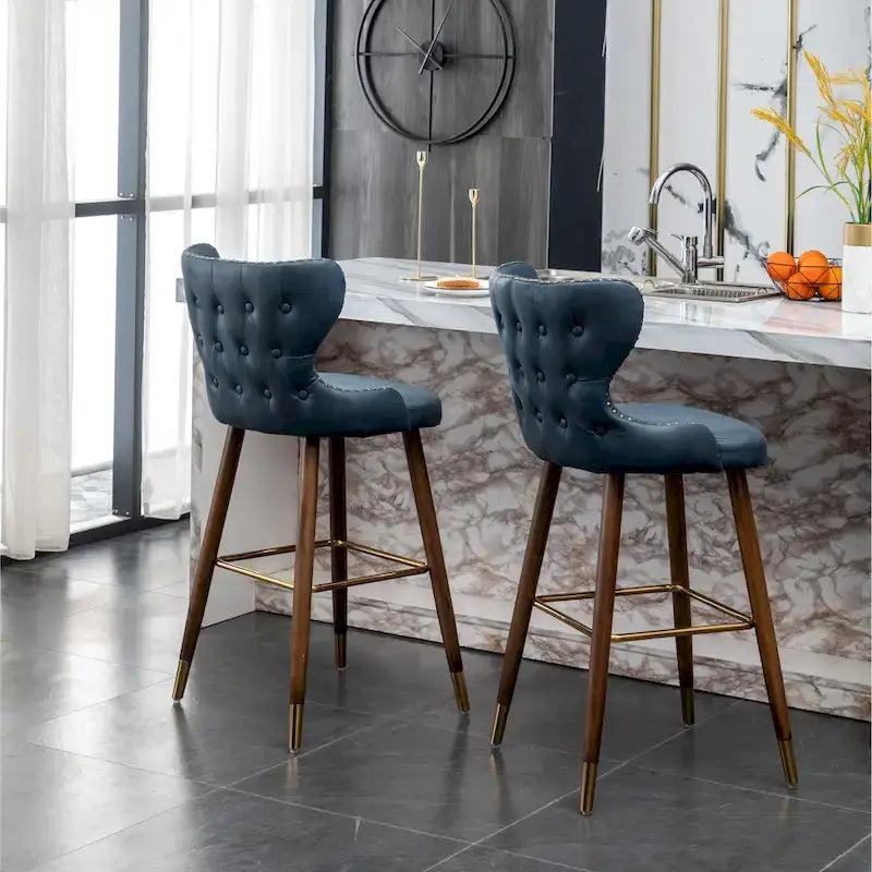 Tabouret de bar touffeté en similicuir à garniture cloutée de style moderne du milieu du siècle